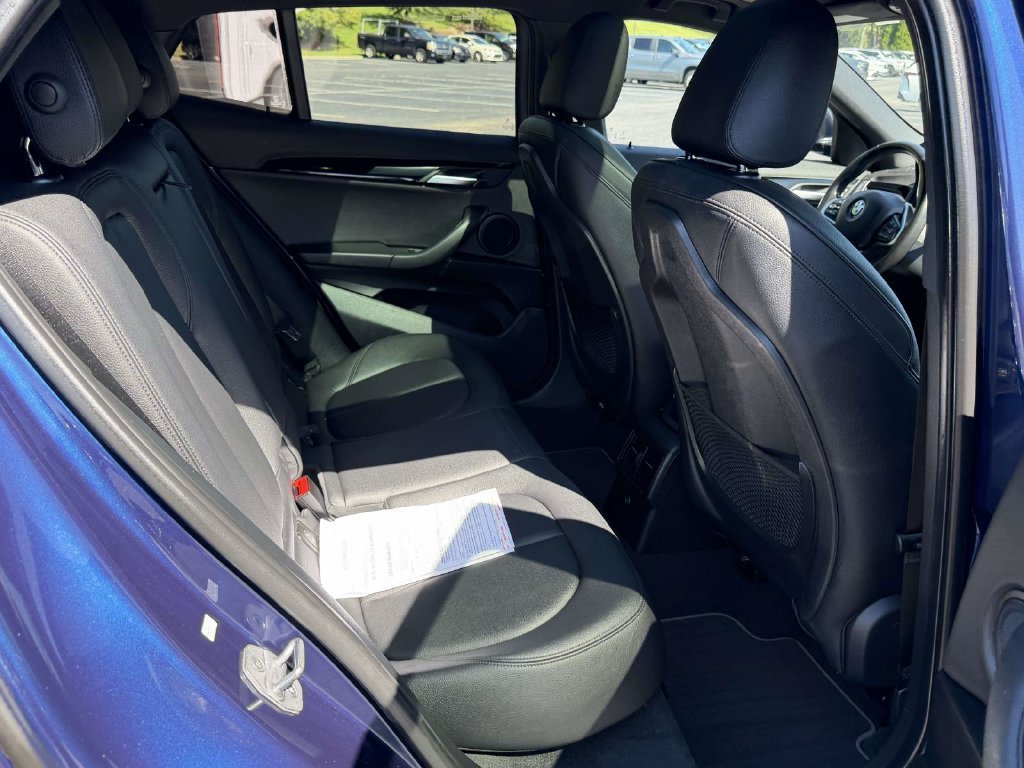Used 2018 Blue BMW xDrive28i image 13