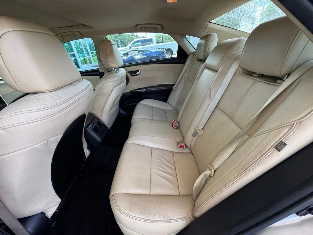 Used 2015  Toyota XLE Premium image 19