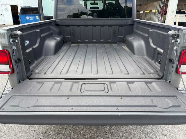 Used 2023 Gray Jeep Rubicon image 22