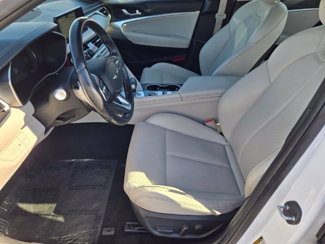 Used 2024 White Genesis 2.5T image 11