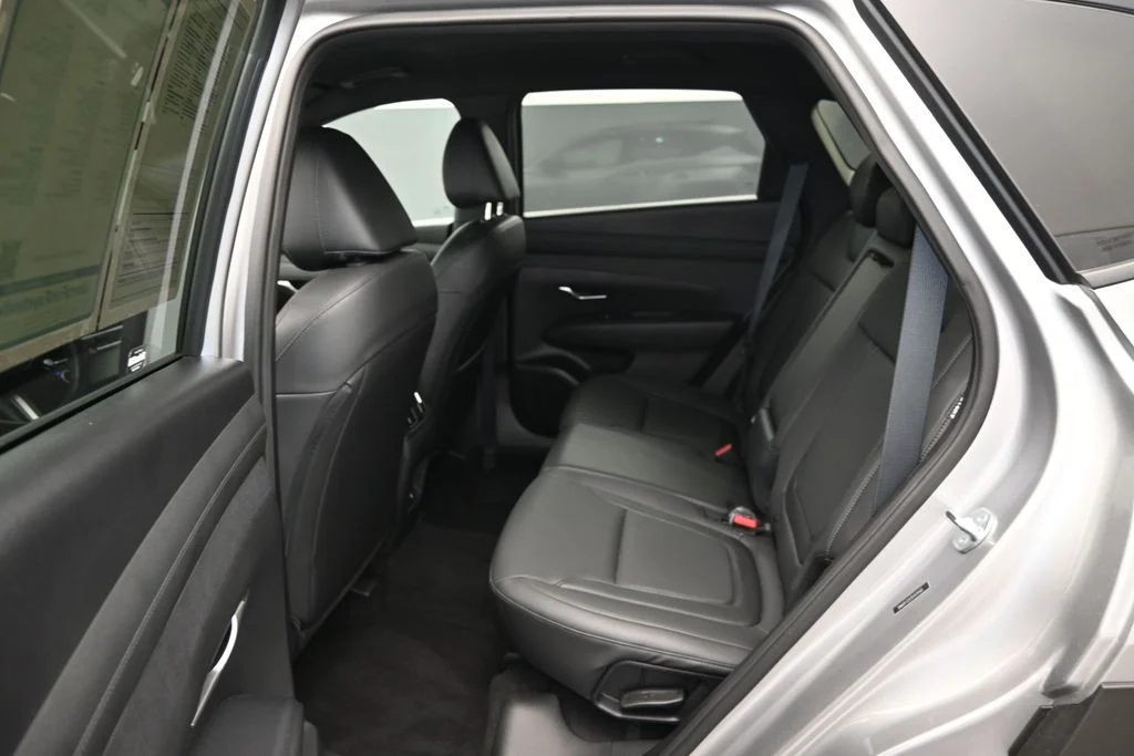 Certified Used 2025 Shimmering Silver Hyundai XRT image 15