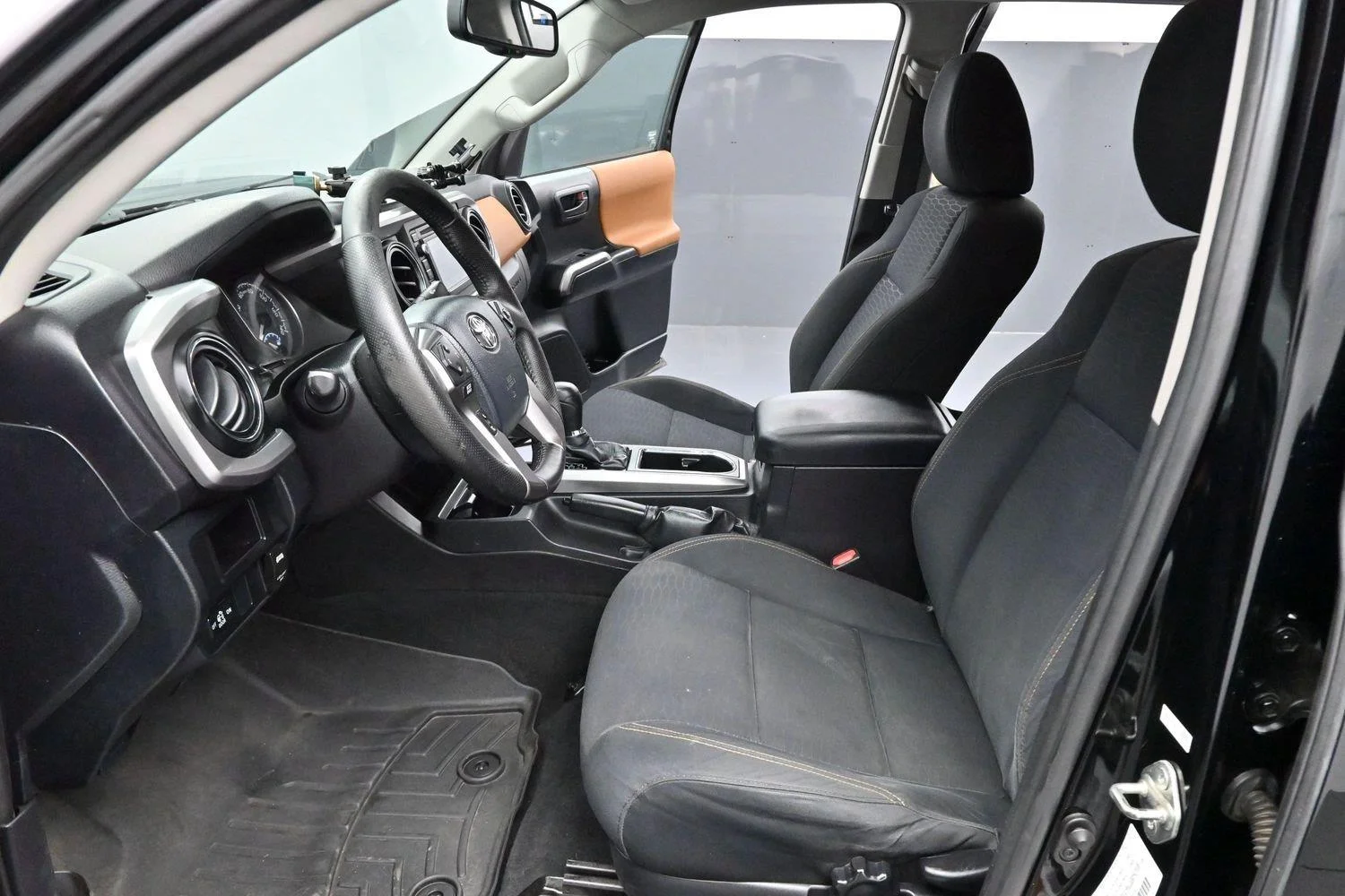 Used 2016 Black Toyota SR image 11