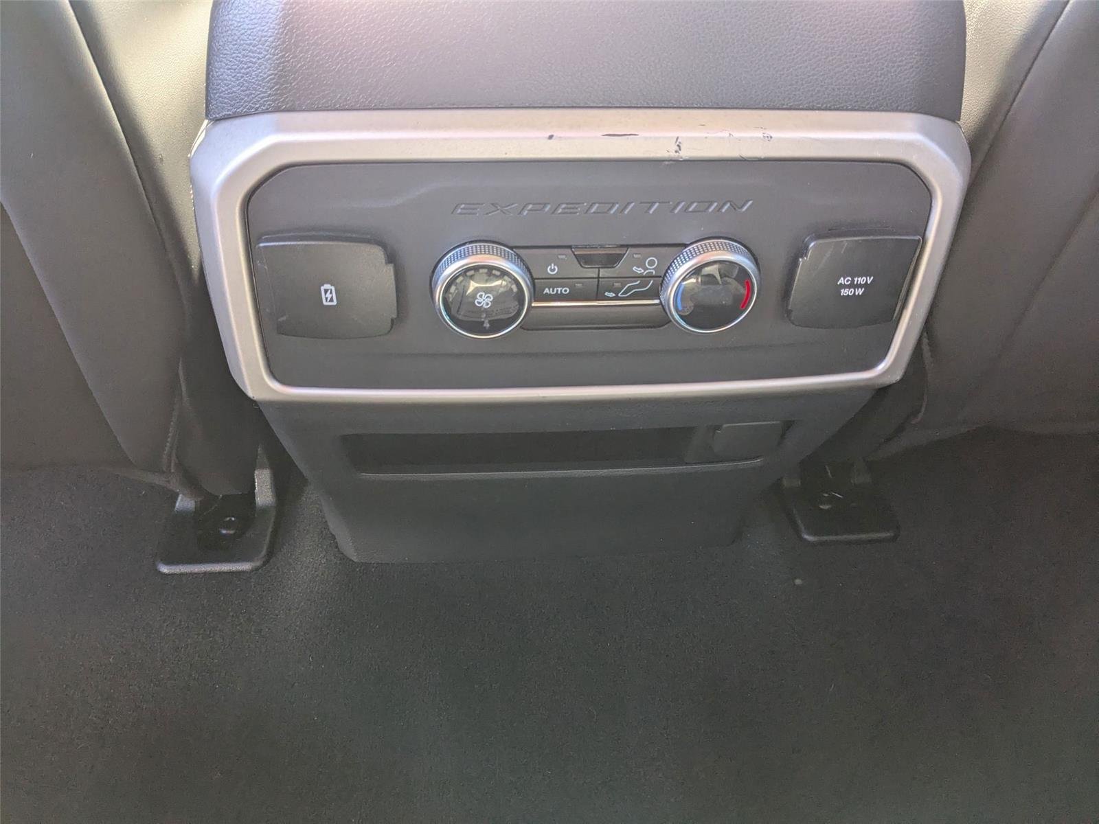Used 2024 Agate Black Metallic Ford XLT image 31