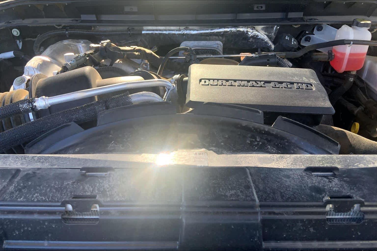Used 2024 Summit White Chevrolet LT image 32