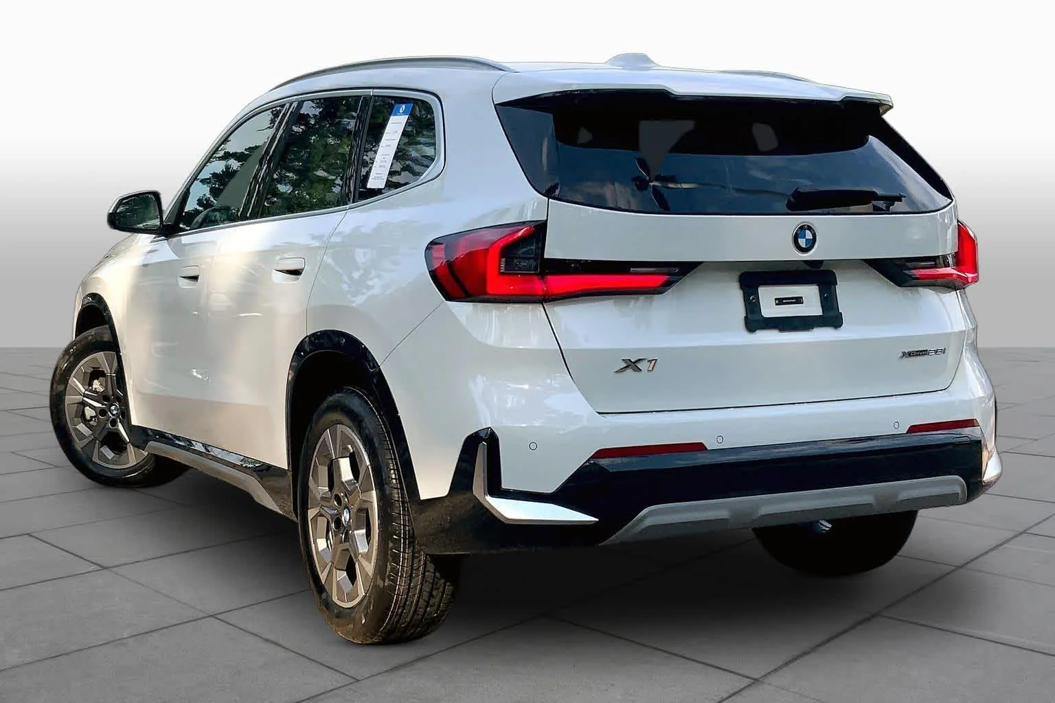 New 2027 Alpine White BMW xDrive28i image 12