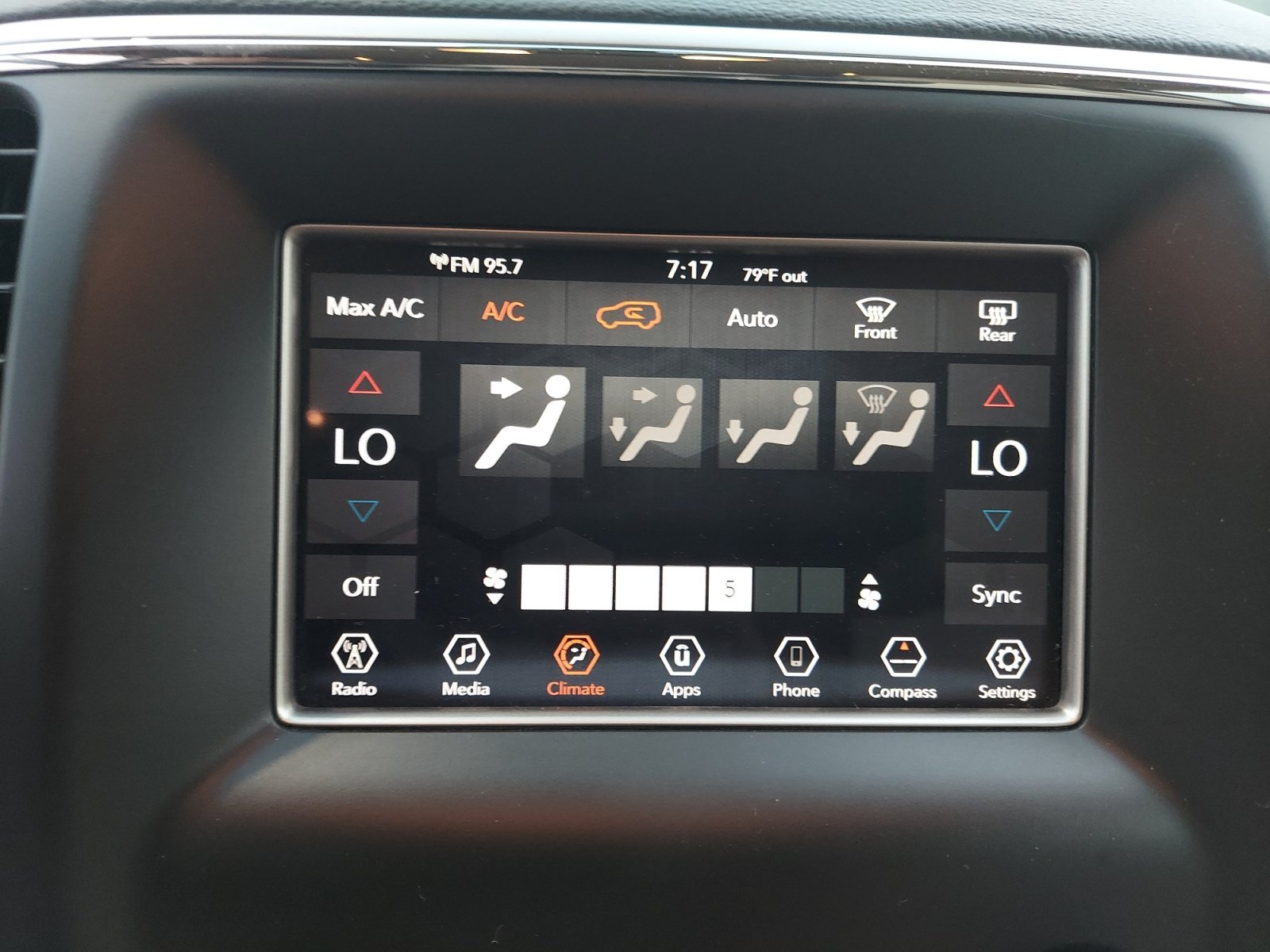 Used 2019 Bright White Clearcoat Jeep Laredo image 18