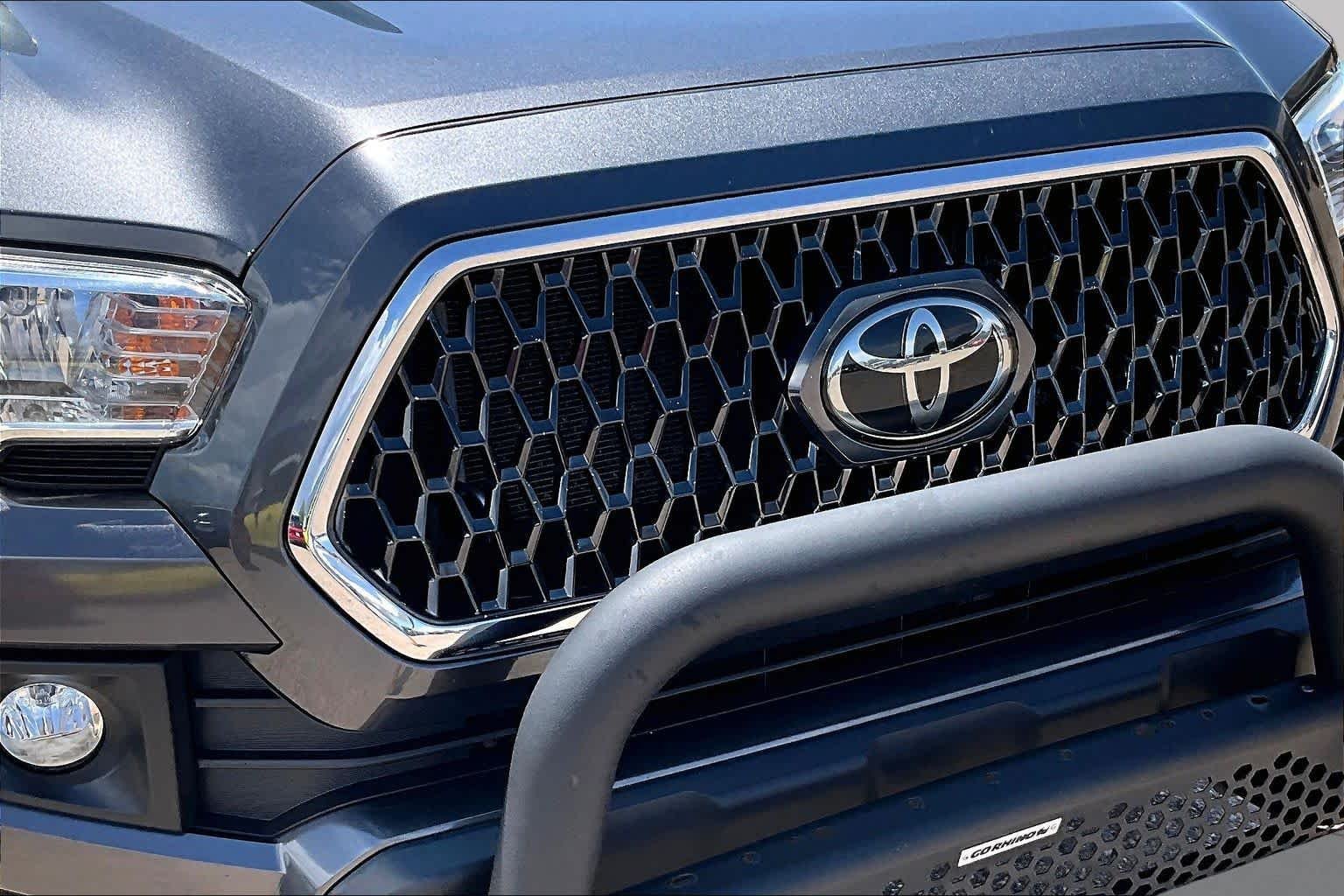 Used 2018 Magnetic Gray Metallic Toyota TRD Off Road image 27