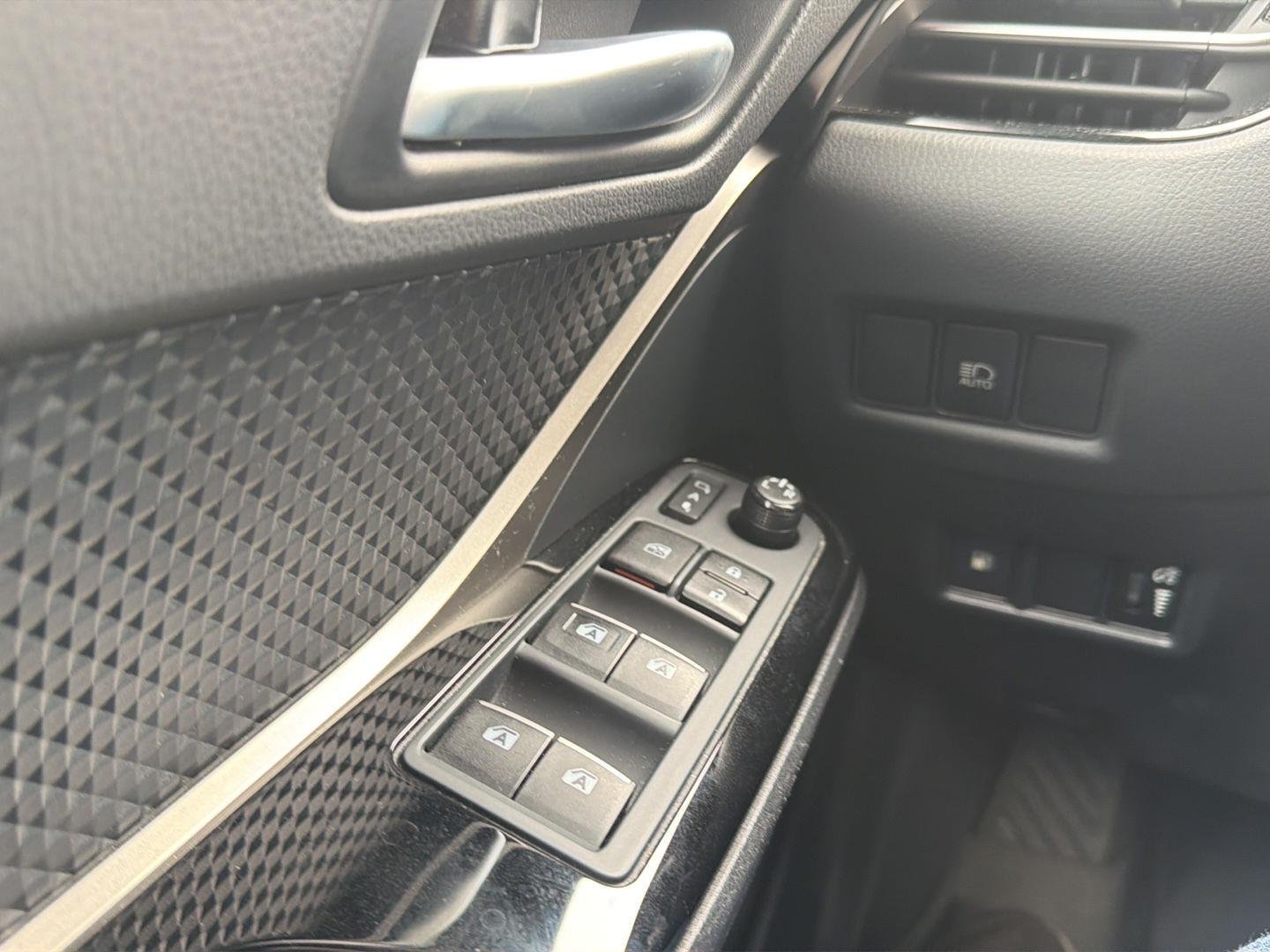 Used 2019 Silver Knockout Metallic Toyota XLE image 16