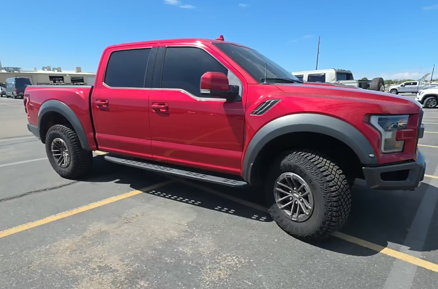 Used 2020 Red Ford Raptor image 3