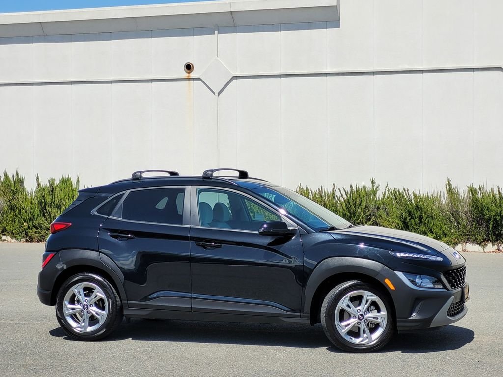 Used 2023 Black Hyundai SEL image 3