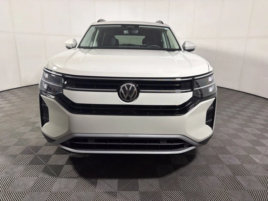 New 2027 Beige/tan Volkswagen SE w/Technology image 3