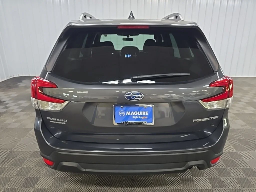 Used 2022 Gray Subaru Premium image 11