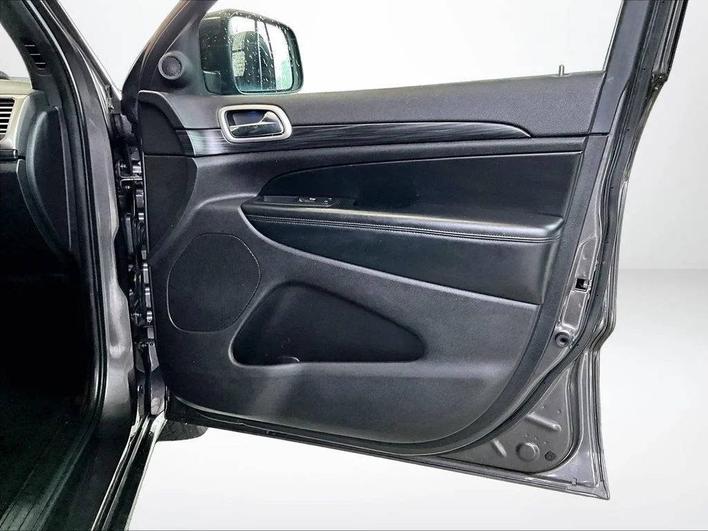 Used 2020 Gray Jeep Altitude image 23