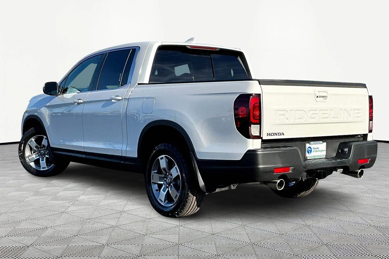 New 2026 Platinum White Pearl Honda RTL image 3