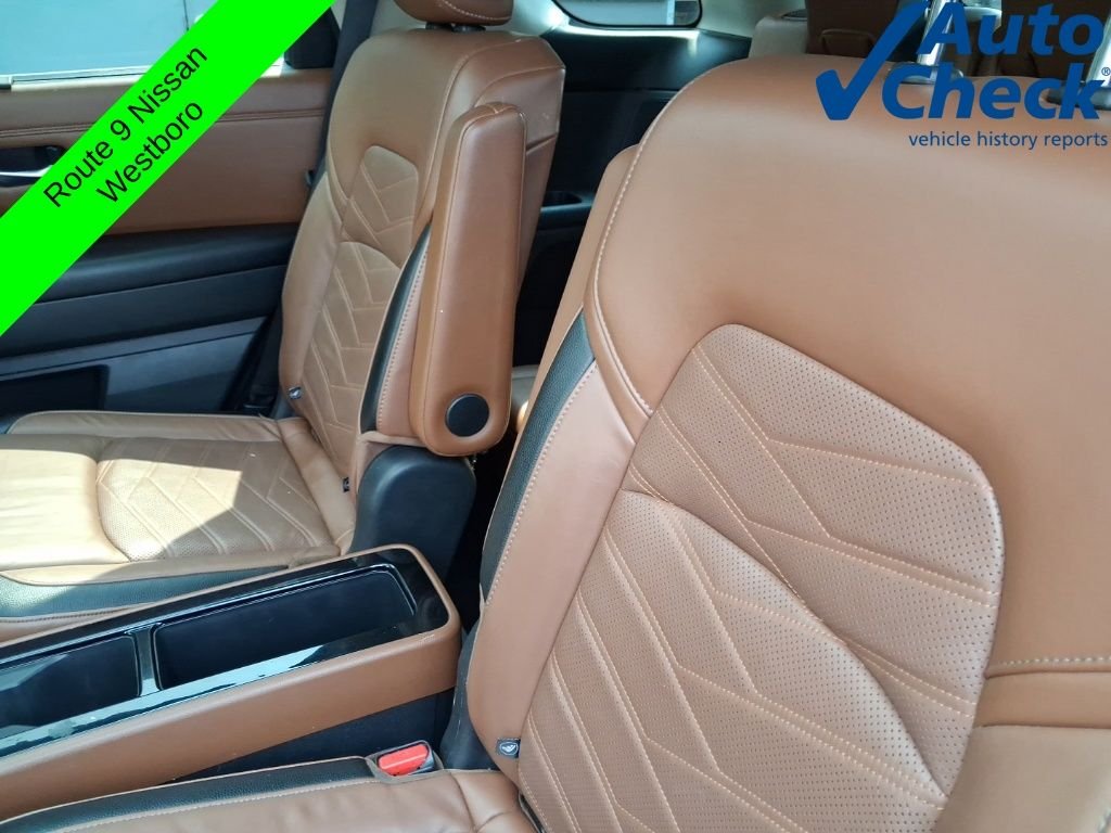 Used 2023 White Nissan Platinum image 11