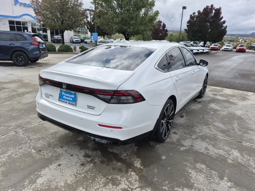 New 2026 Platinum White Pearl Honda Touring image 10