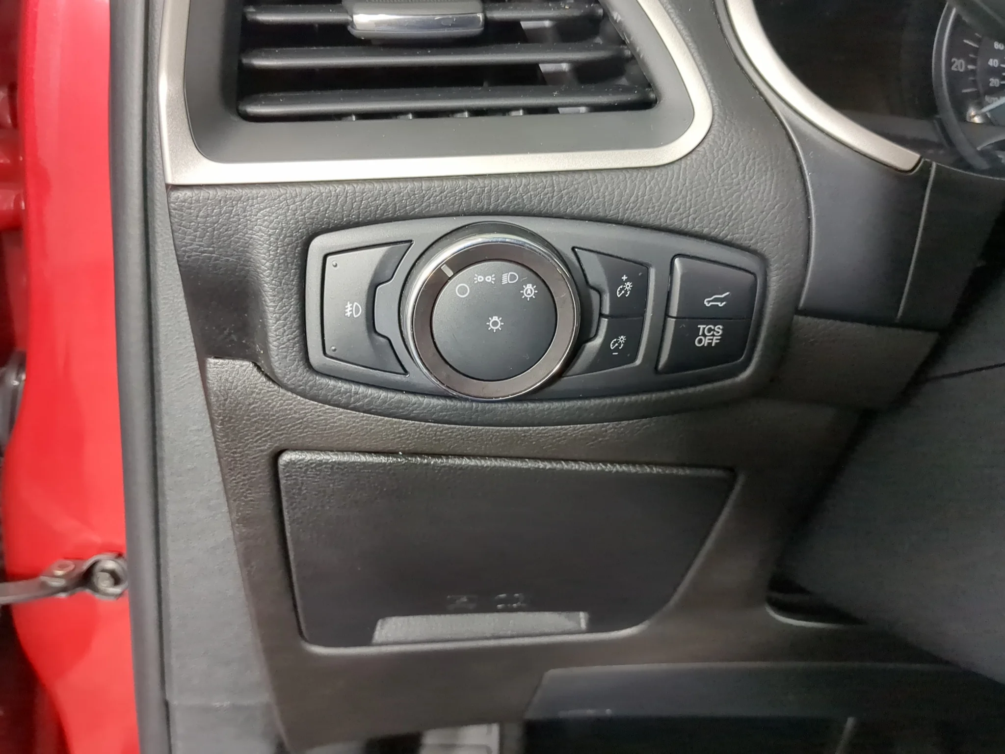 Used 2020 Rapid Red Metallic Tinted Clearcoat Ford SEL image 31