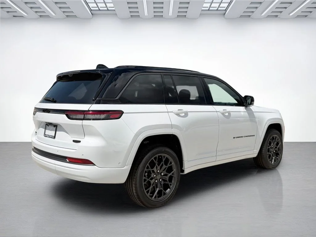 New 2026 Bright White Clear-Coat Exterior Paint Jeep Summit image 3