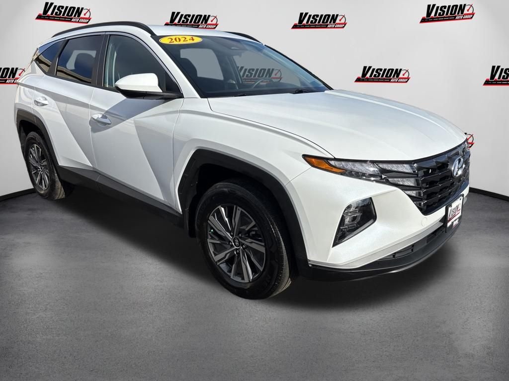 Used 2024 White Hyundai Blue image 3