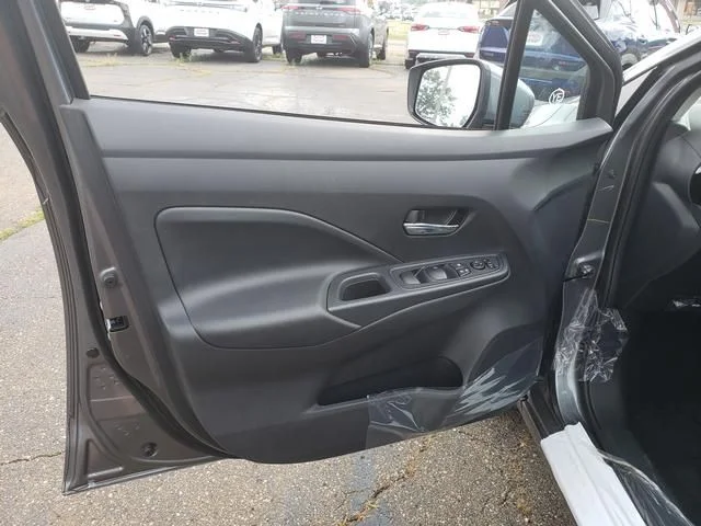 2025 Nissan Versa Sedan SV - Photo 11
