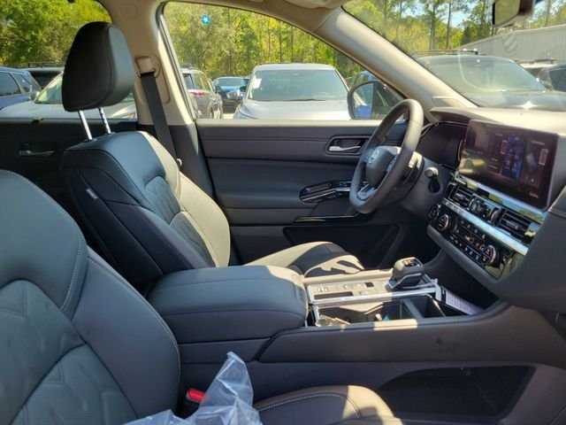 New 2026 Nissan Pathfinder Platinum