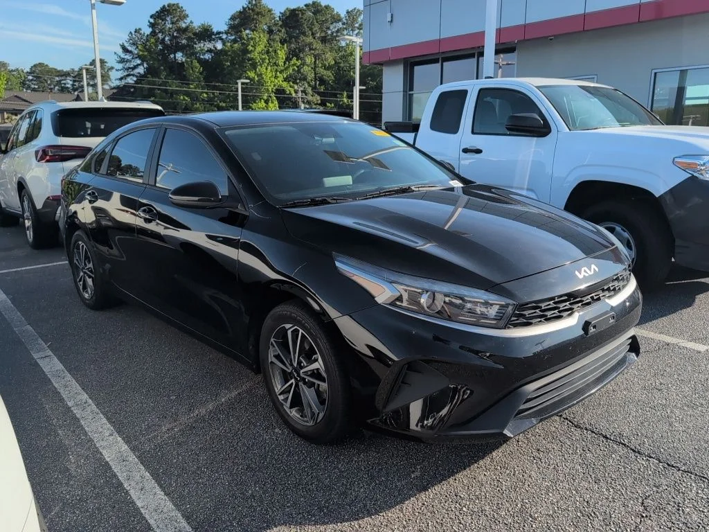 2023 Kia Forte LXS AT's photo