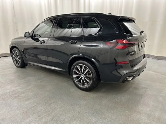 Used 2025 Black BMW xDrive40i image 4