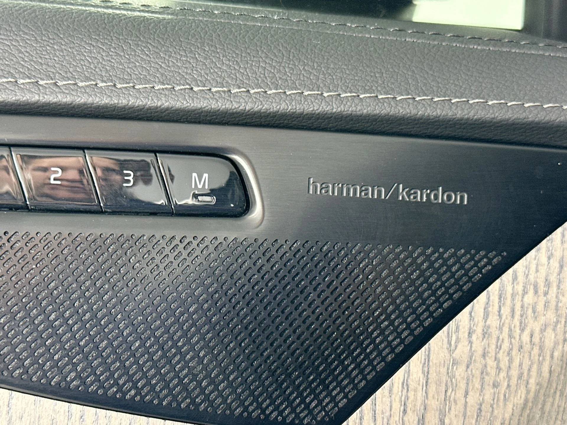 Used 2021  Volvo T8 Inscription 7 Passenger image 19