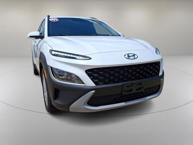 Certified Used 2022 White Hyundai SEL image 2
