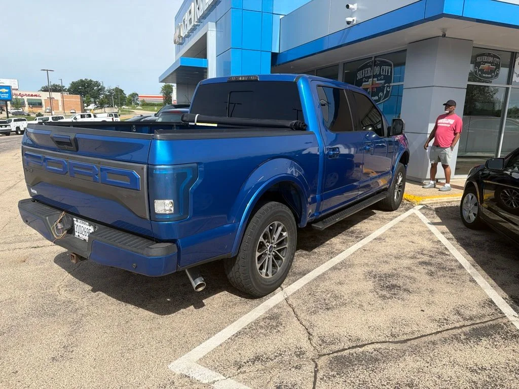 Used 2015 Blue Ford XLT image 4