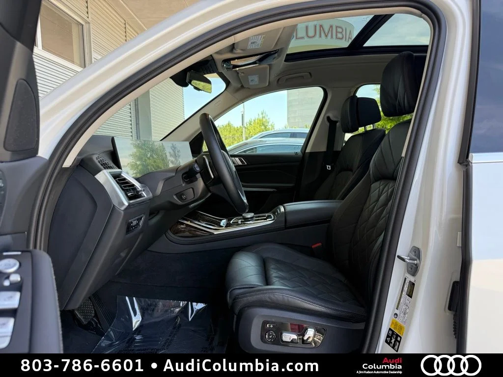 Used 2023 White BMW xDrive40i image 23