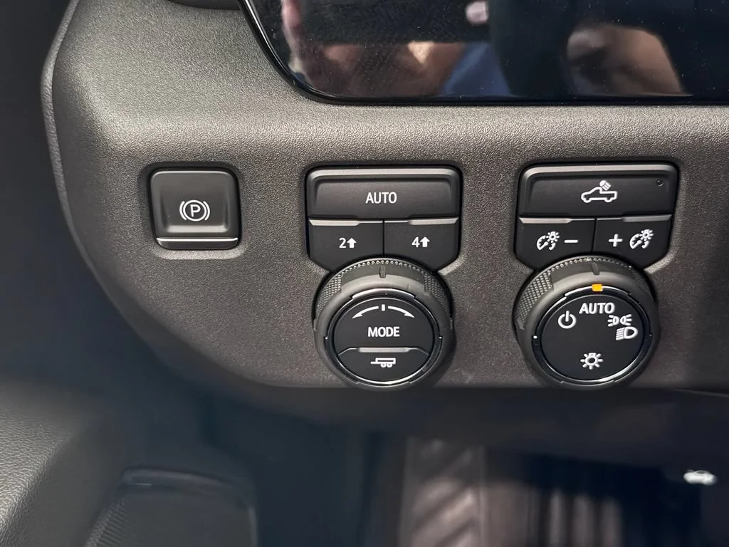 2023 Chevrolet Silverado 1500 LT - Photo 24