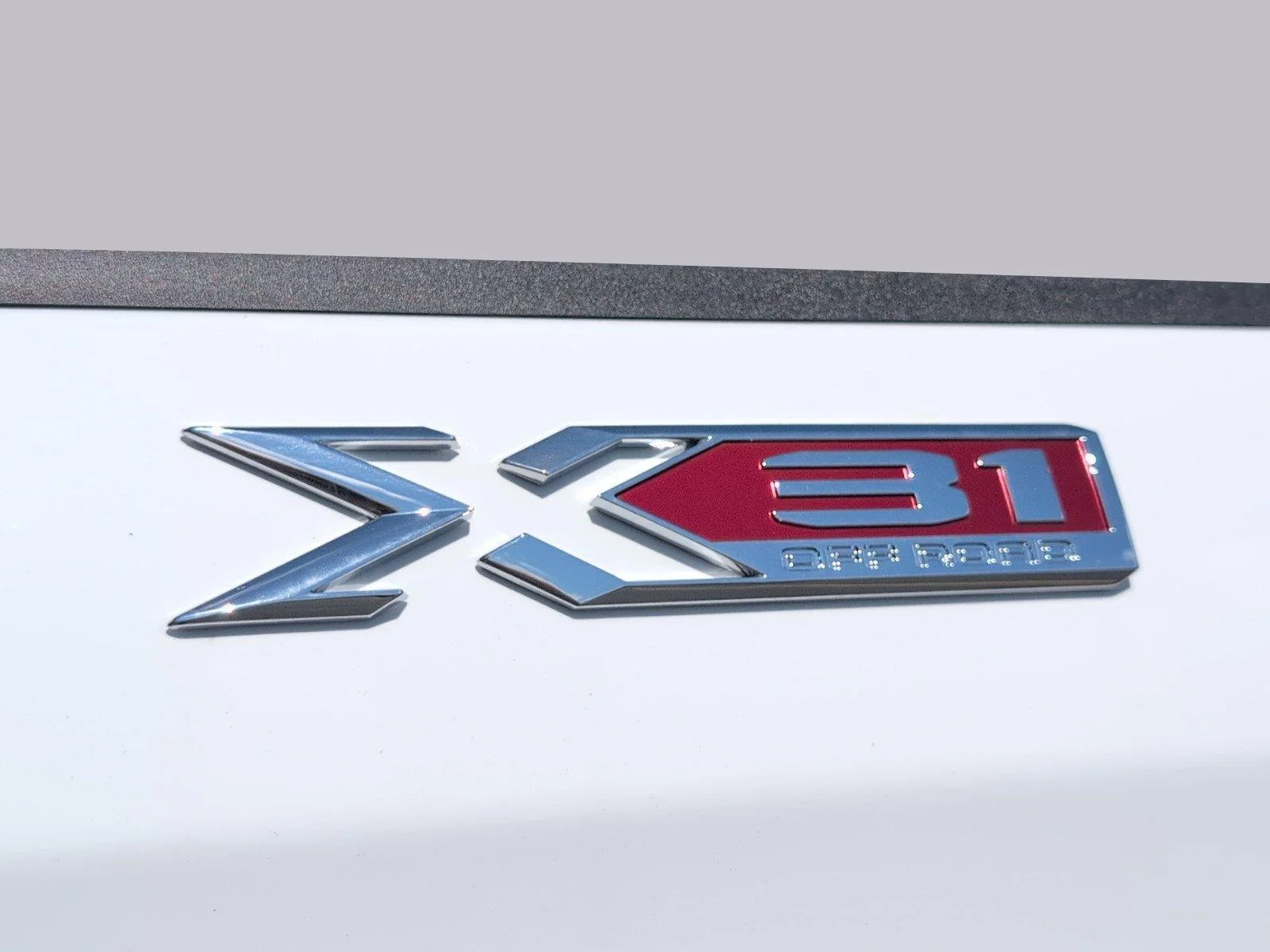 New 2026 Summit White GMC Elevation image 32
