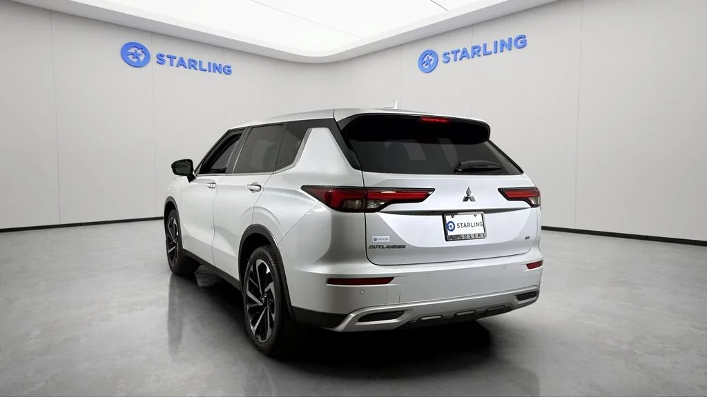 Used 2024 White Mitsubishi SE 2.5 2WD image 6