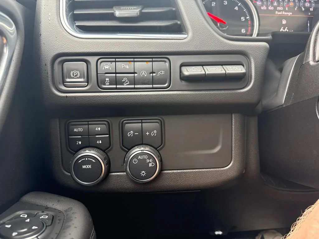 Used 2021 BLACK Chevrolet High Country image 24