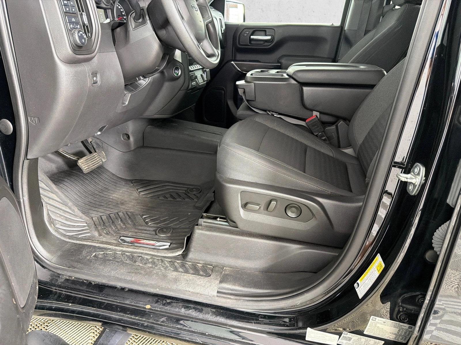 Used 2023 Black CHEVROLET  image 9