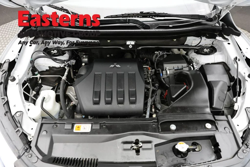 Used 2024 White Mitsubishi LE image 7