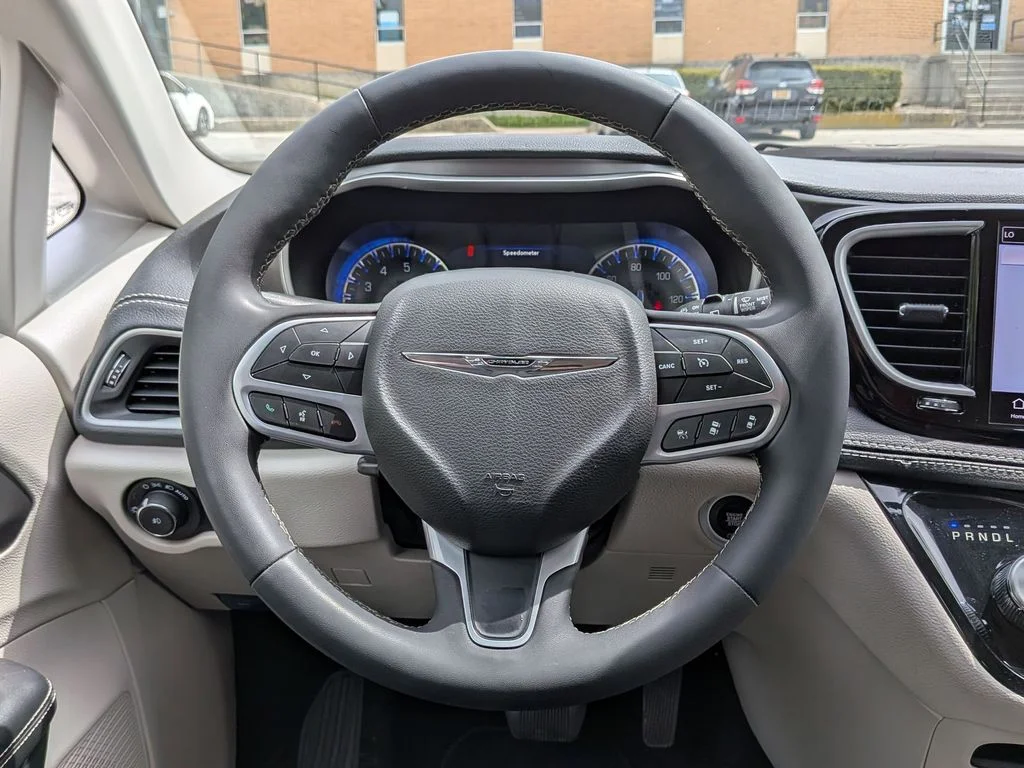 Used 2023 White Chrysler Touring L image 14