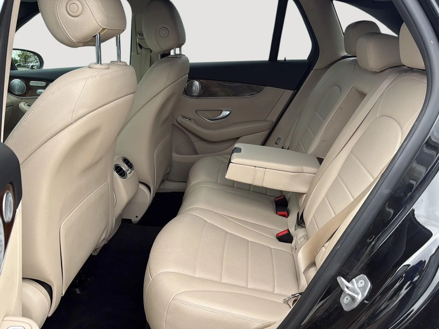 Used 2017 Black Mercedes-Benz GLC 300 4MATIC® SUV image 16