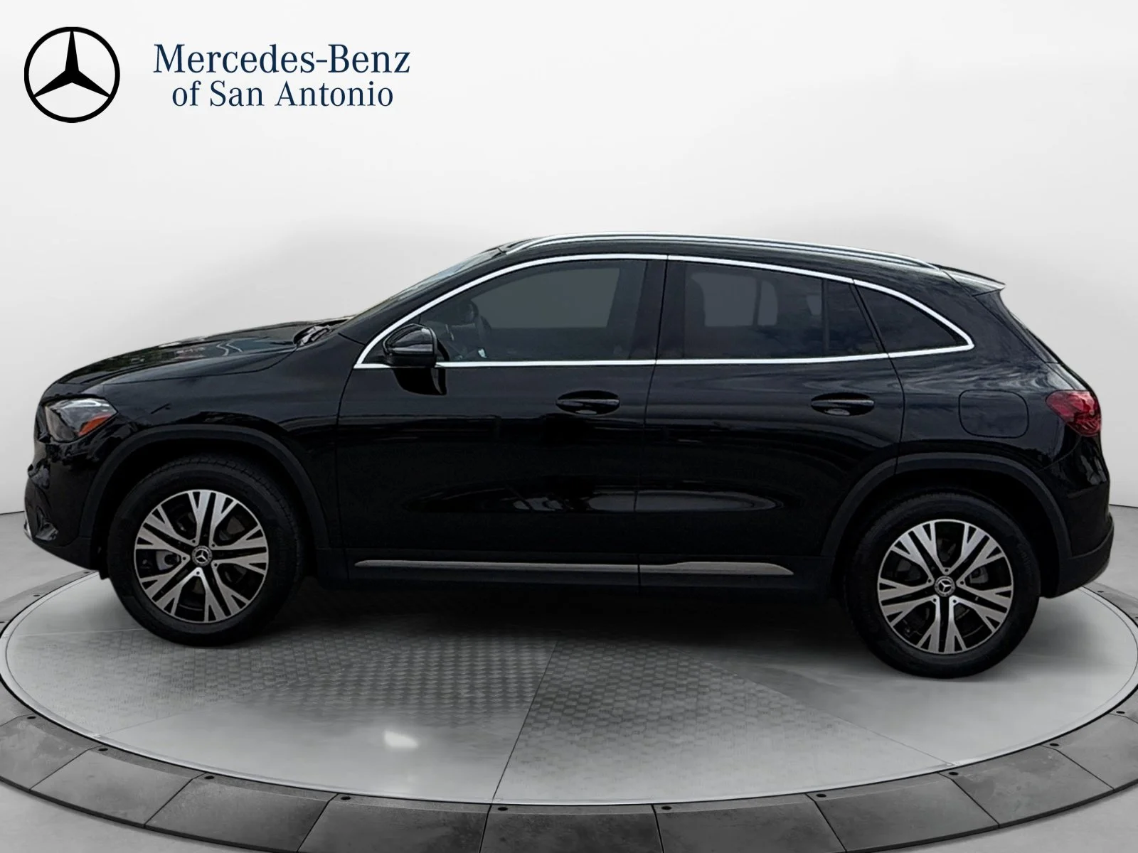 Certified Used 2025 Black Mercedes-Benz GLA 250 image 4