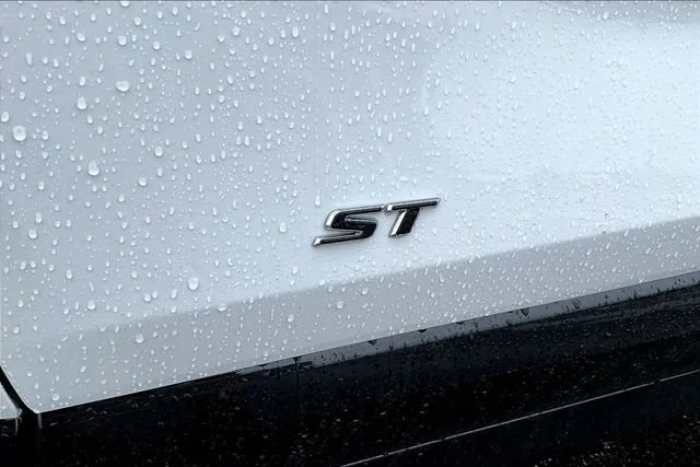 New 2026 Summit White Buick Sport Touring image 9