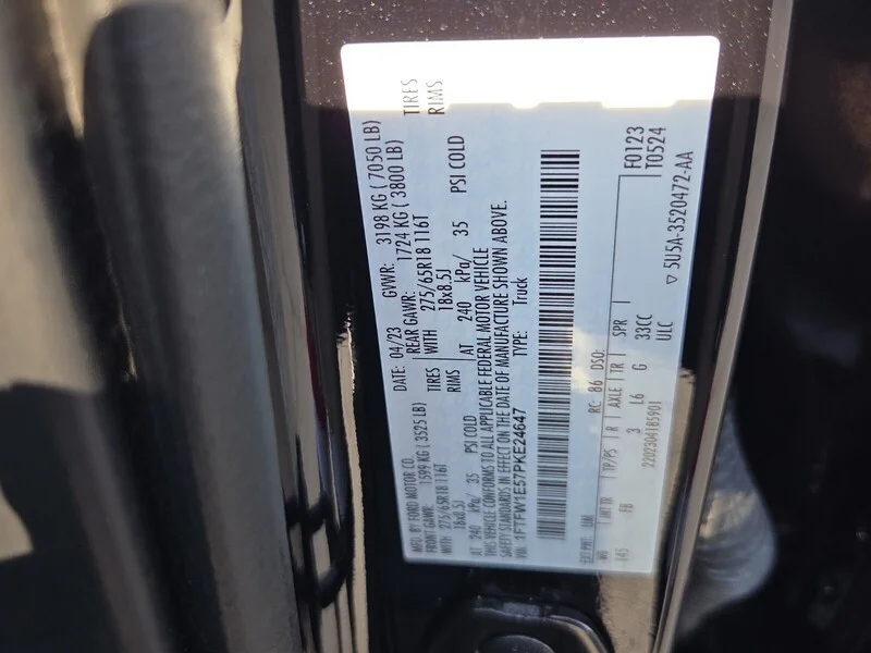 Used 2023 Black Metallic FORD XLT image 8