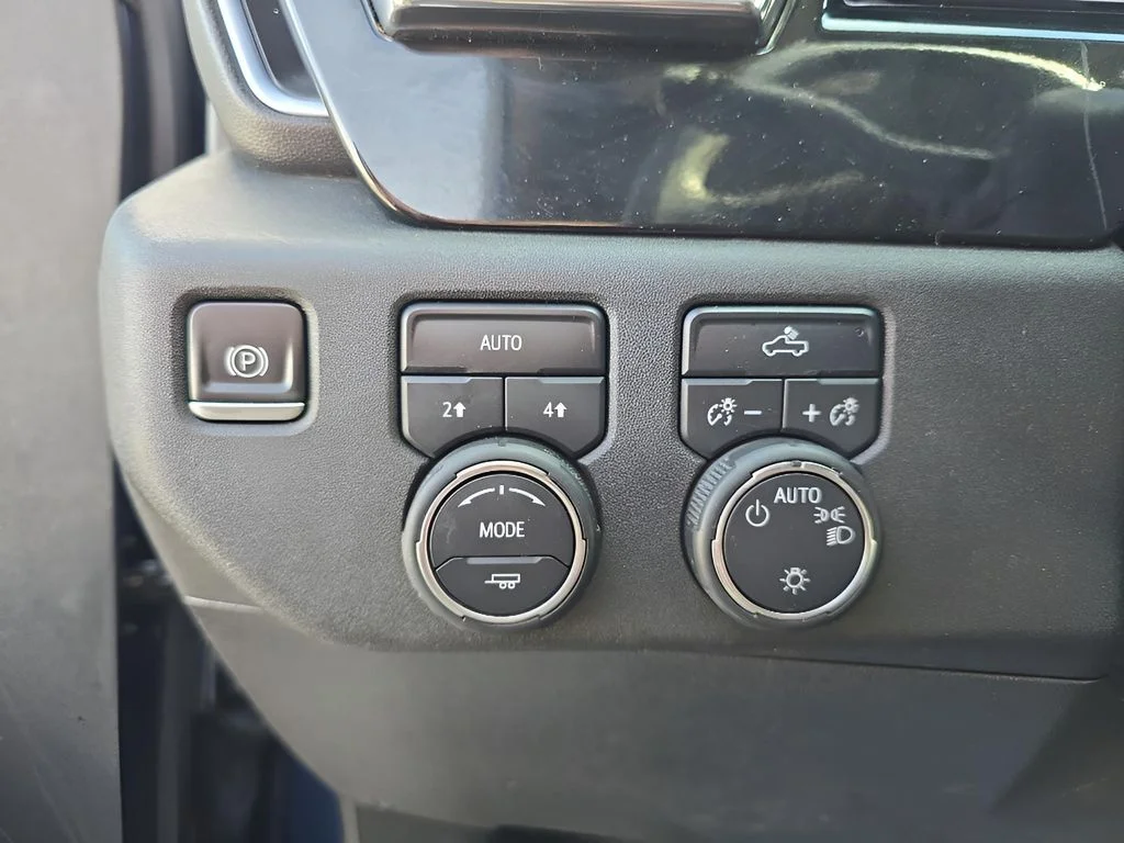 Used 2022 Northsky Blue Metallic Chevrolet LT image 12