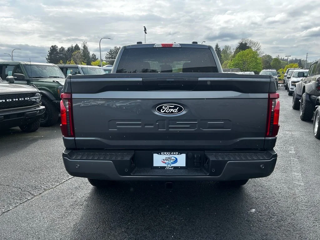 New 2026 Gray Ford XLT image 4