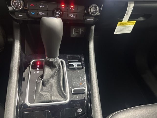 New 2026 Hydro Blue Pearlcoat Jeep Latitude image 15
