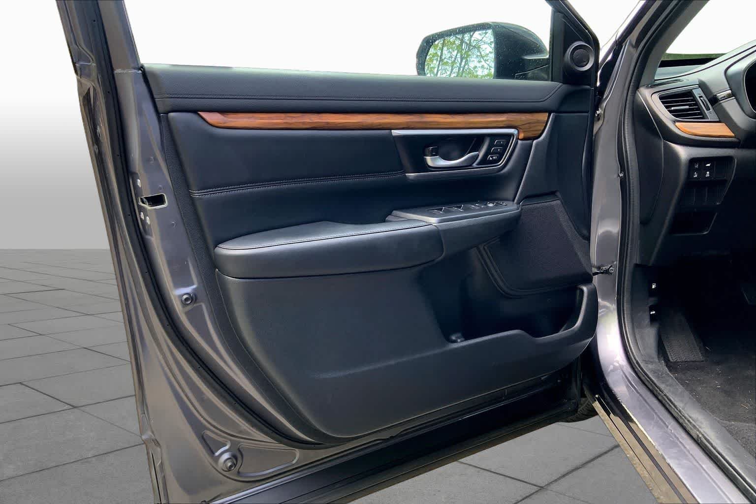 Used 2019 Modern Steel Metallic Honda EX-L image 22