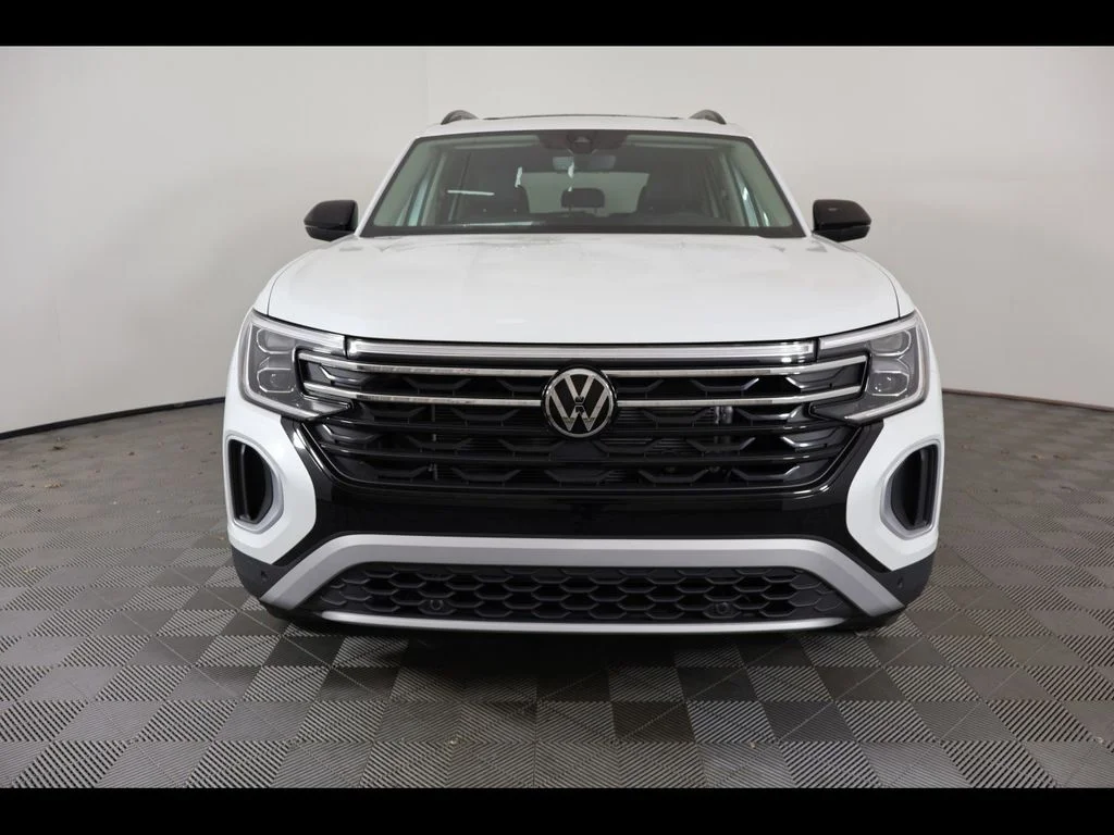 New 2026 White/off-white Volkswagen 2.0T Peak Edition image 8