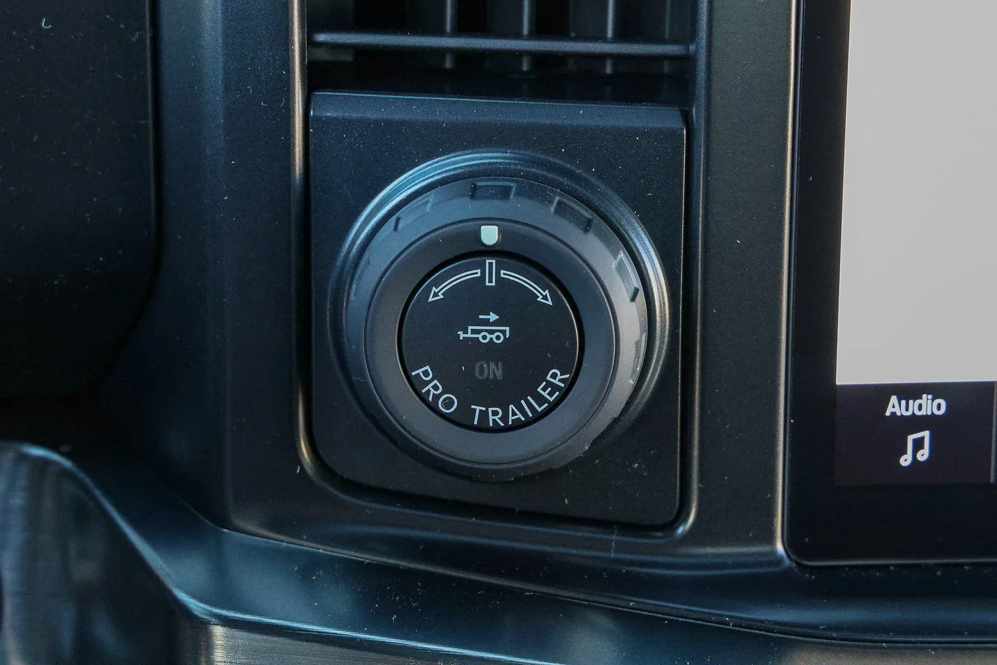 New 2026 Carbonized Gray Metallic Ford F-350® Lariat® image 27