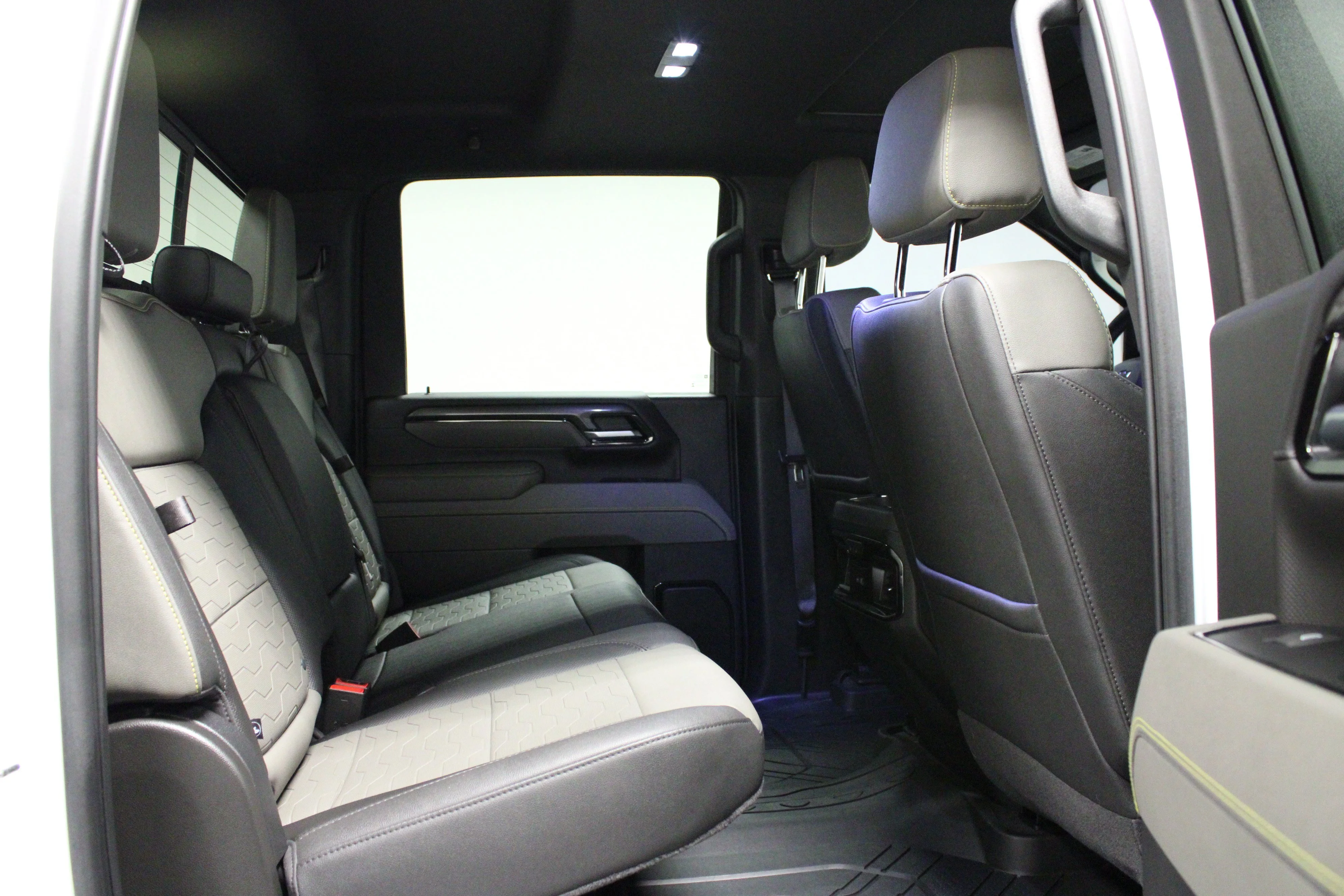 Used 2025 Summit White Chevrolet ZR2 image 17