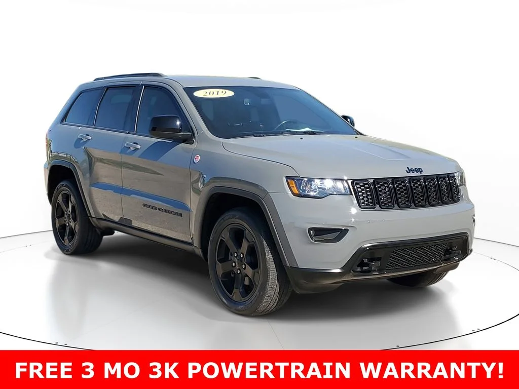 Used 2019 Gray Jeep Laredo image 2